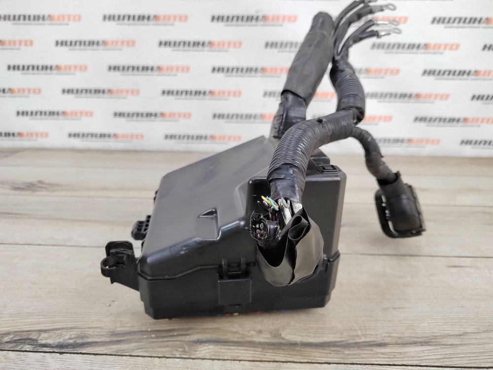 Блок предохранителей под капот, 2000 рублей, Москва