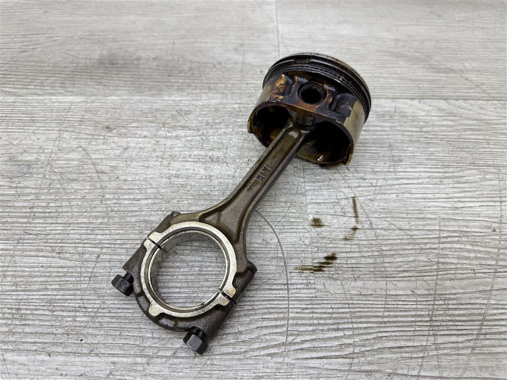 Поршень двигателя, 2000 рублей, Севастополь