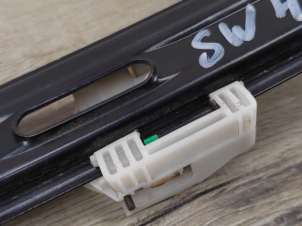 Стеклоподъемник, 1000 рублей, Москва