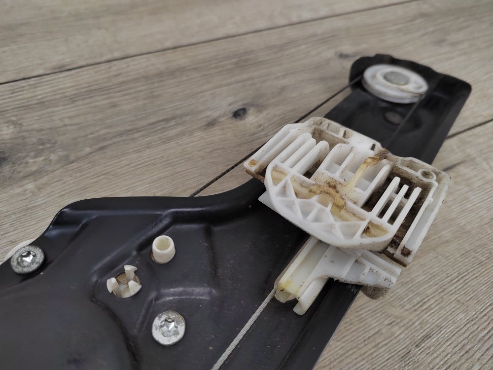 Стеклоподъемник, 1000 рублей, Москва