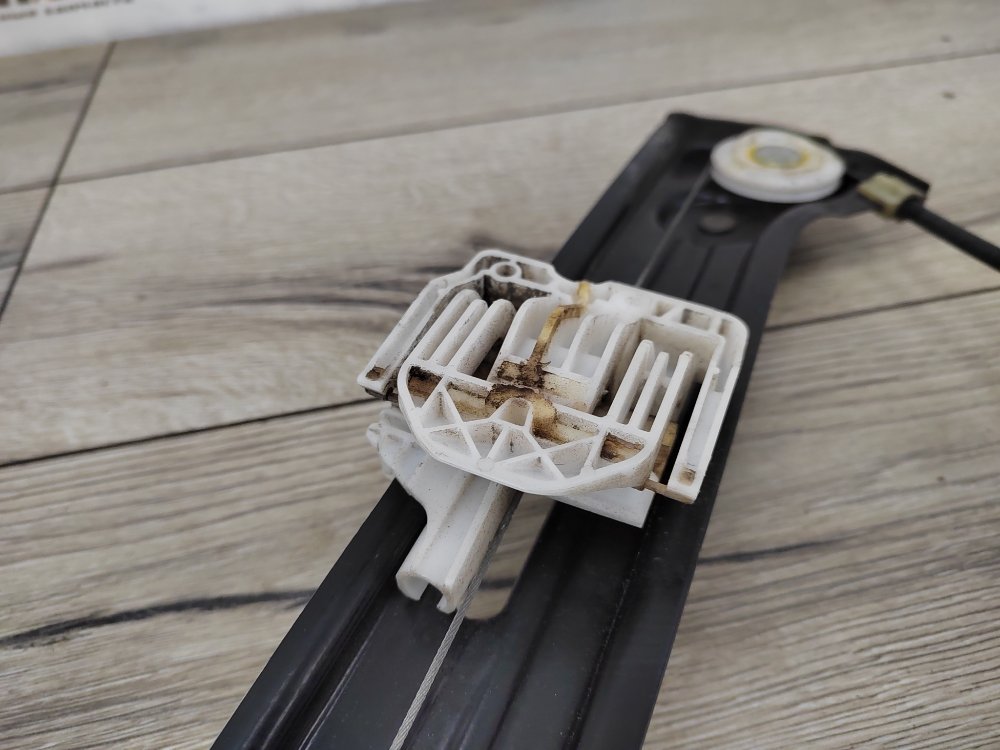 Стеклоподъемник, 1000 рублей, Москва