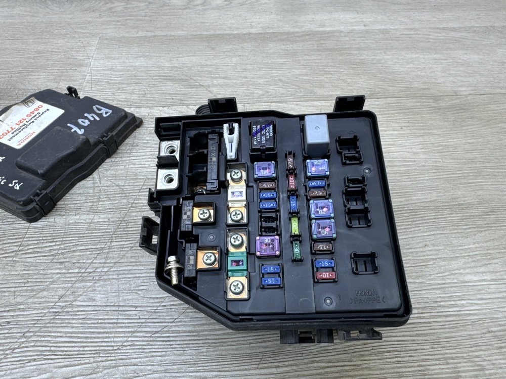 Блок предохранителей под капот, 1000 рублей, Севастополь