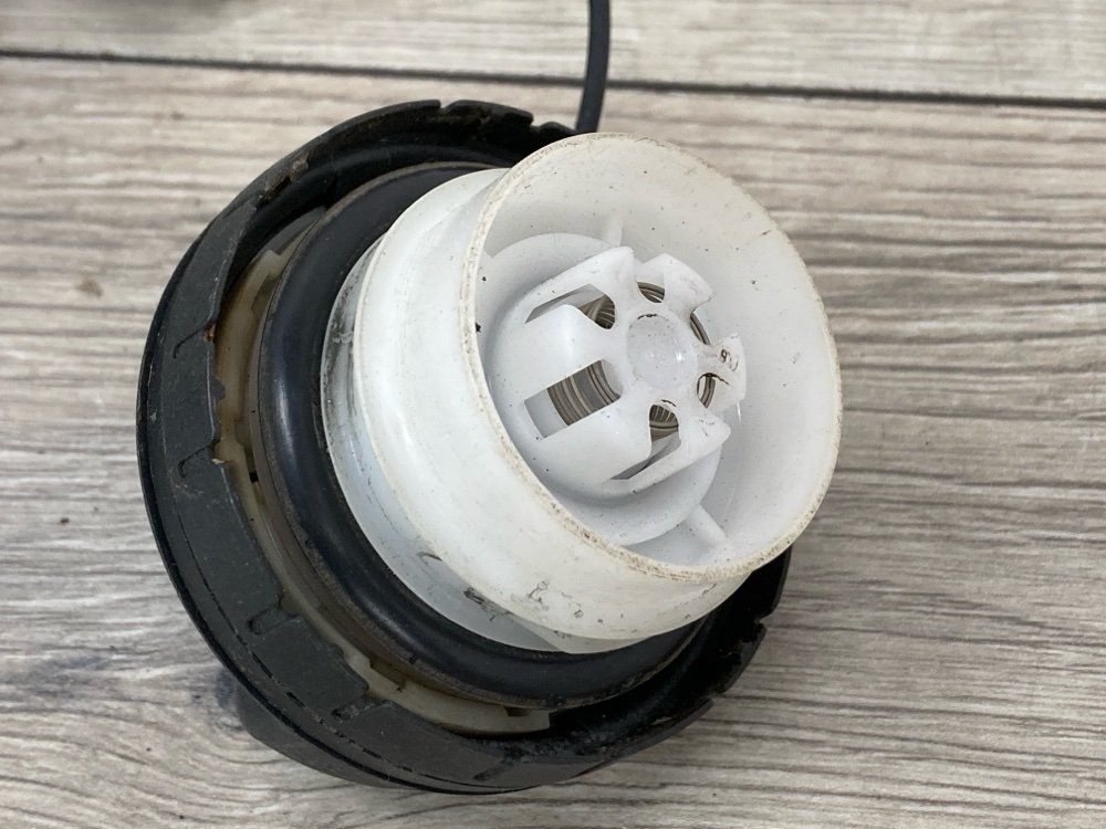 Лючок топливного бака, 1400 рублей, Москва