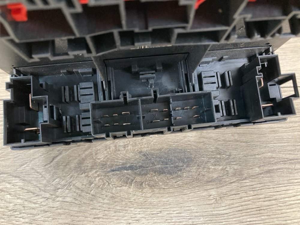 Блок управления бортовой сети, 1000 рублей, Москва