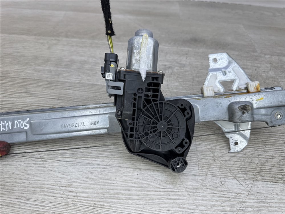 Стеклоподъемник, 1500 рублей, Севастополь