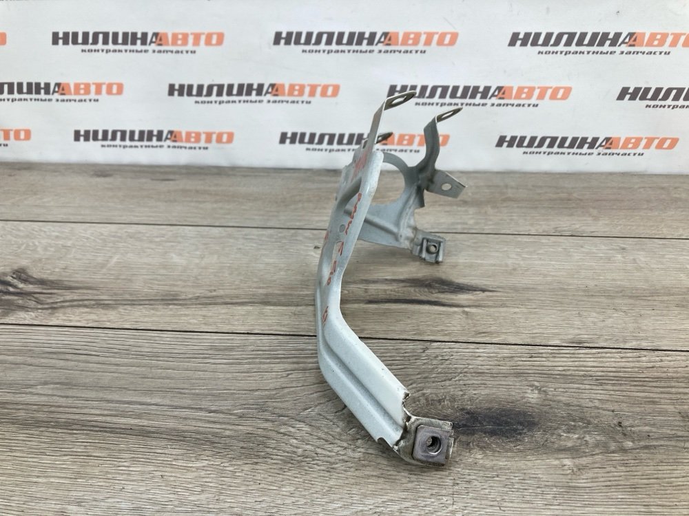 Кронштейн крыла, 1000 рублей, Москва