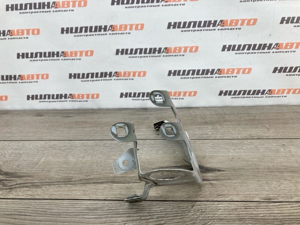 Кронштейн крыла, 1000 рублей, Москва