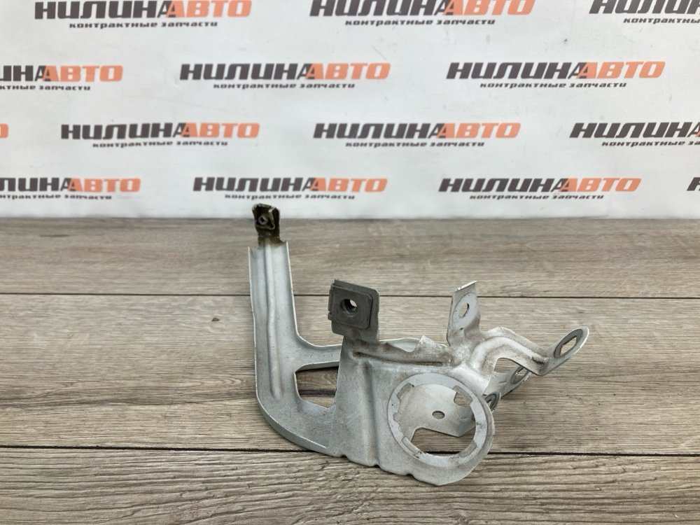 Кронштейн крыла, 1000 рублей, Москва