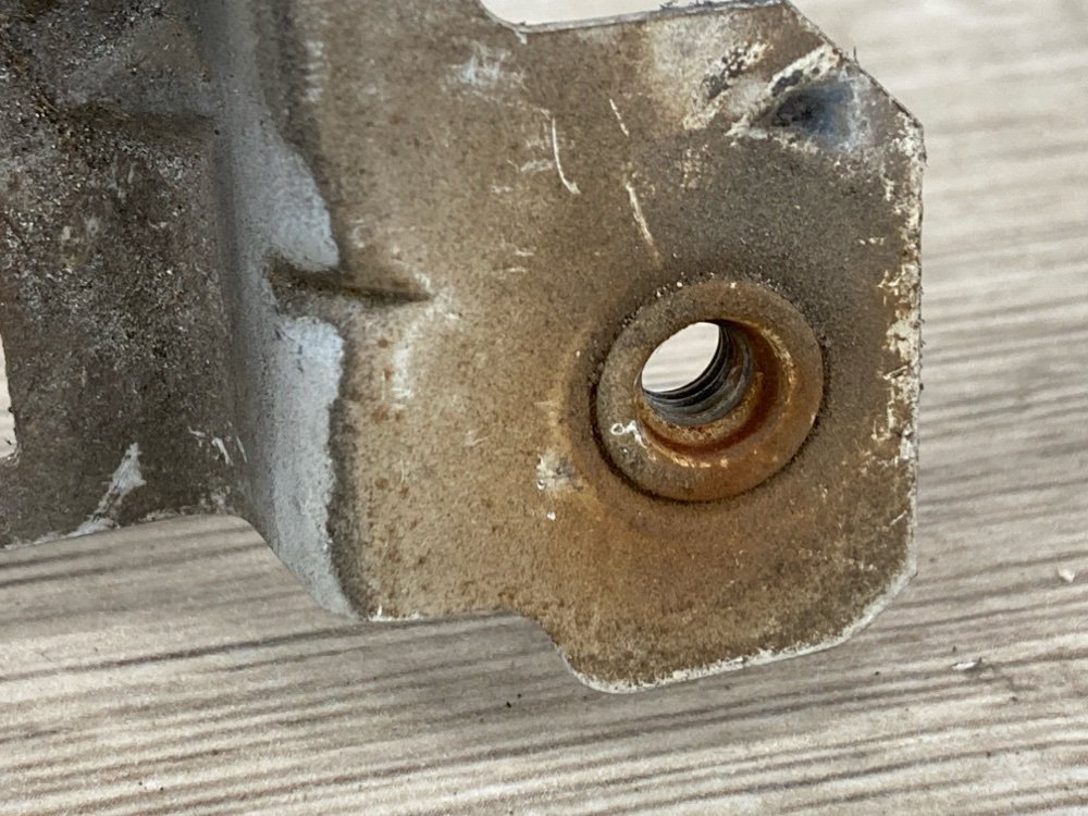 Кронштейн крыла, 500 рублей, Москва