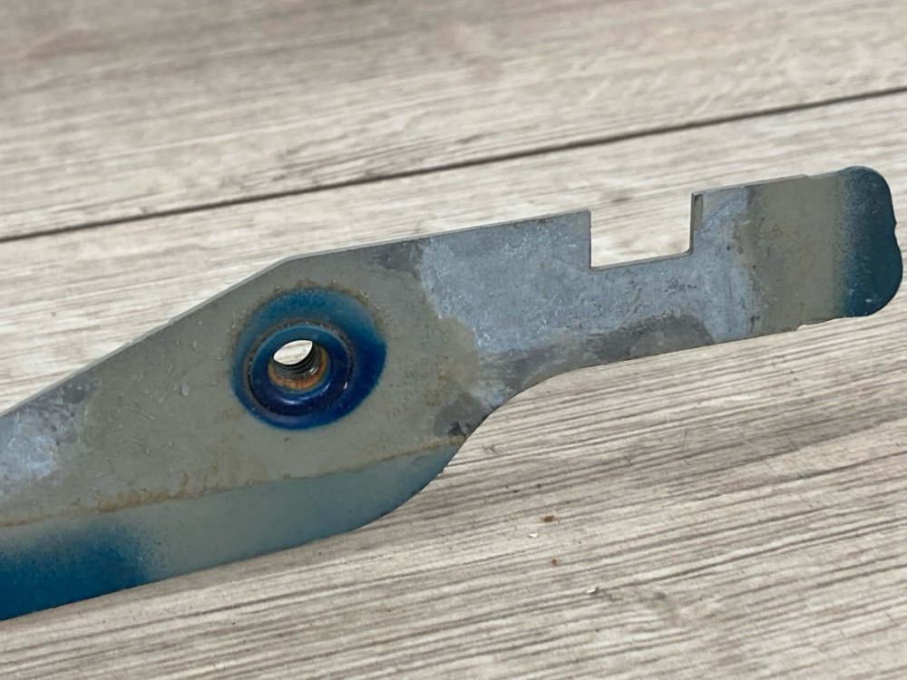 Кронштейн крыла, 500 рублей, Москва