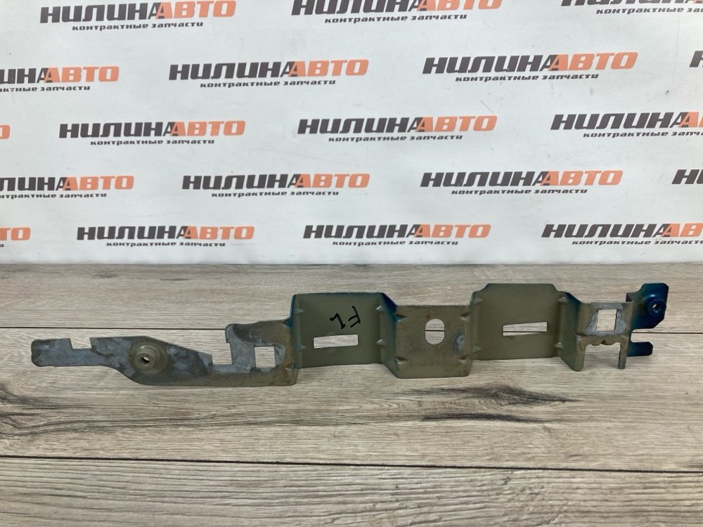 Кронштейн крыла, 500 рублей, Москва