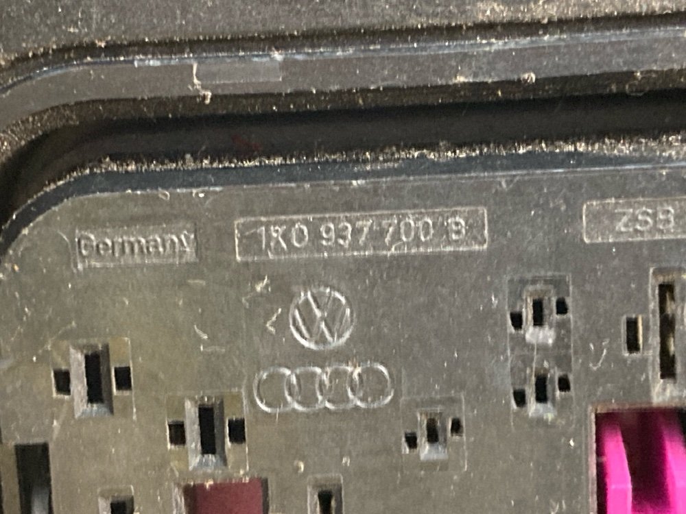 Кронштейн блока предохранителей, 500 рублей, Москва