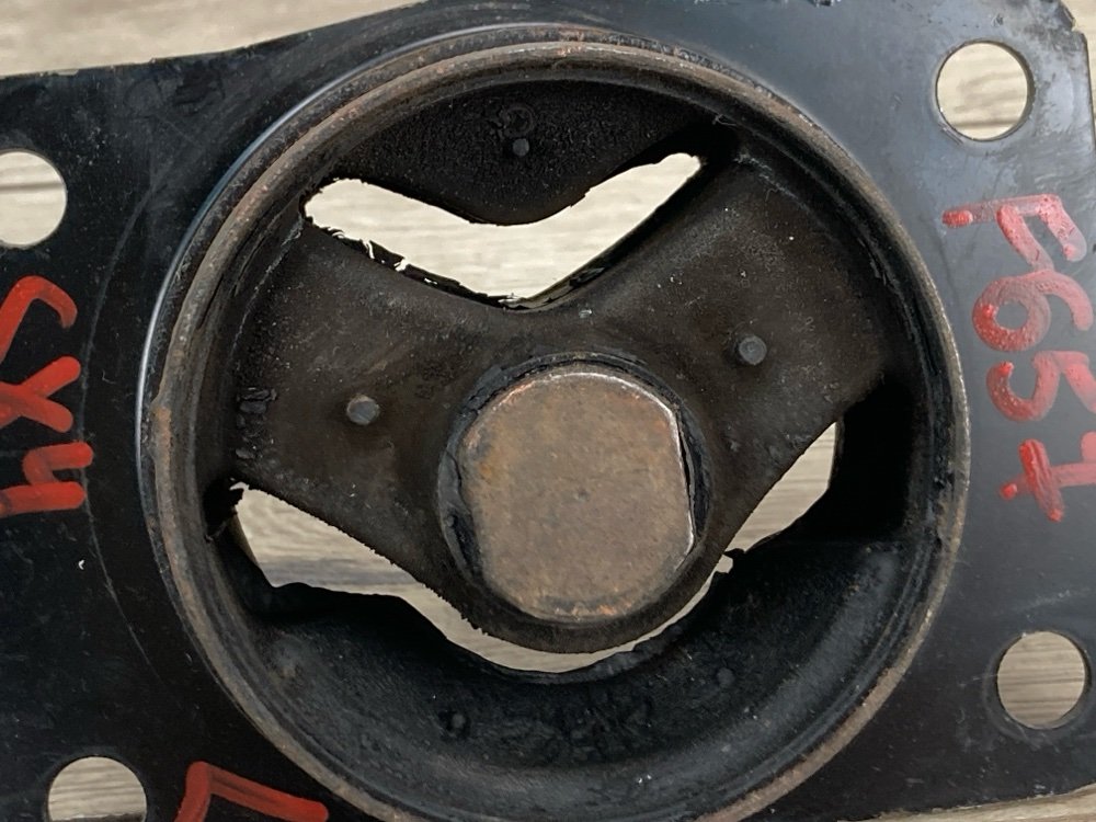 Подушка двигателя, 900 рублей, Москва