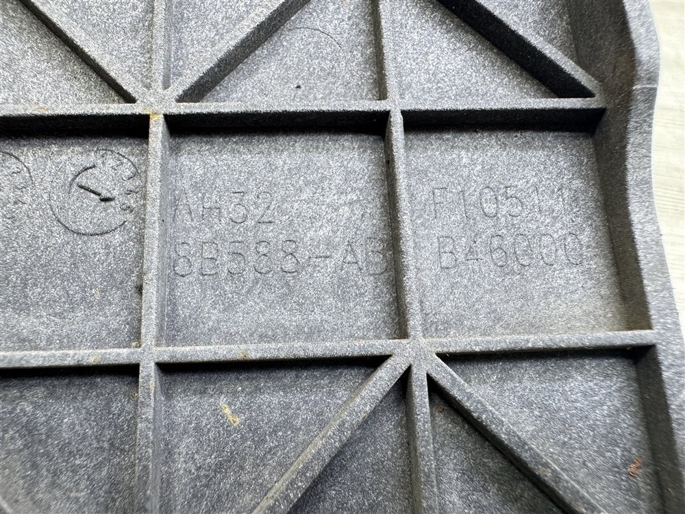 Кронштейн радиатора, 2000 рублей, Севастополь