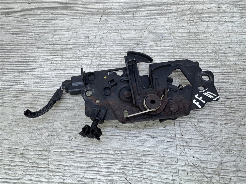 Замок капота, 1000 рублей, Севастополь