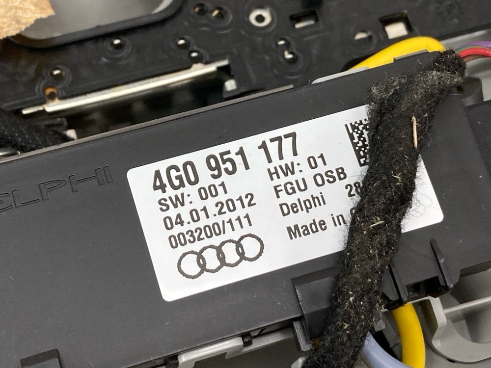 Плафон салона, 2000 рублей, Москва