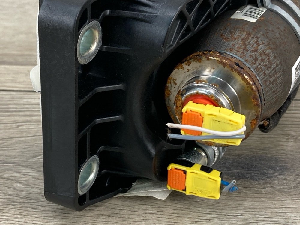 Подушка безопасности в торпедо, 5000 рублей, Москва