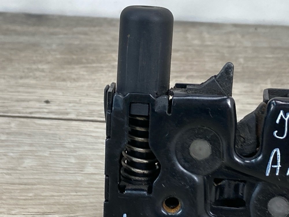 Замок капота, 1300 рублей, Москва