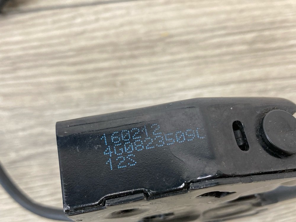 Замок капота, 1300 рублей, Москва