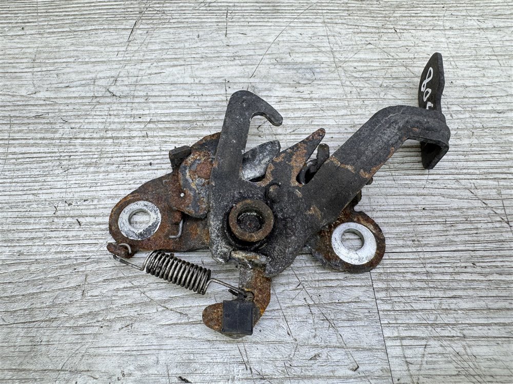 Замок капота, 900 рублей, Севастополь