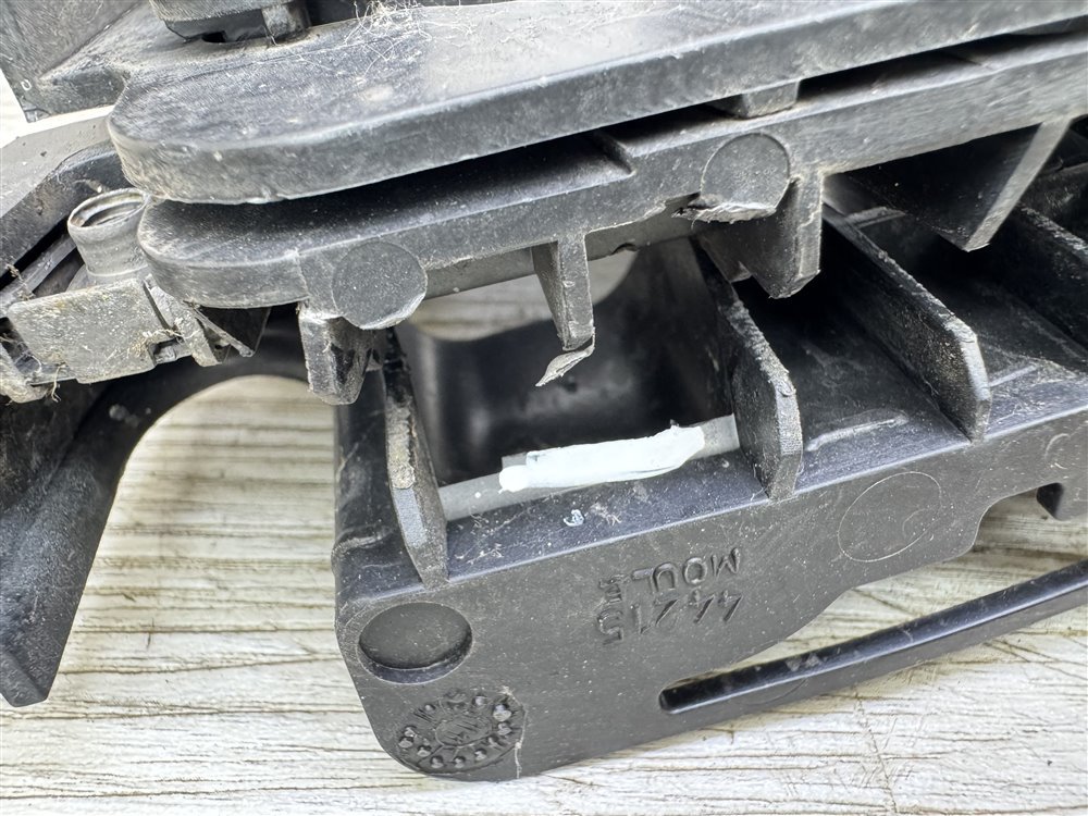 Кронштейн бампера, 1000 рублей, Севастополь