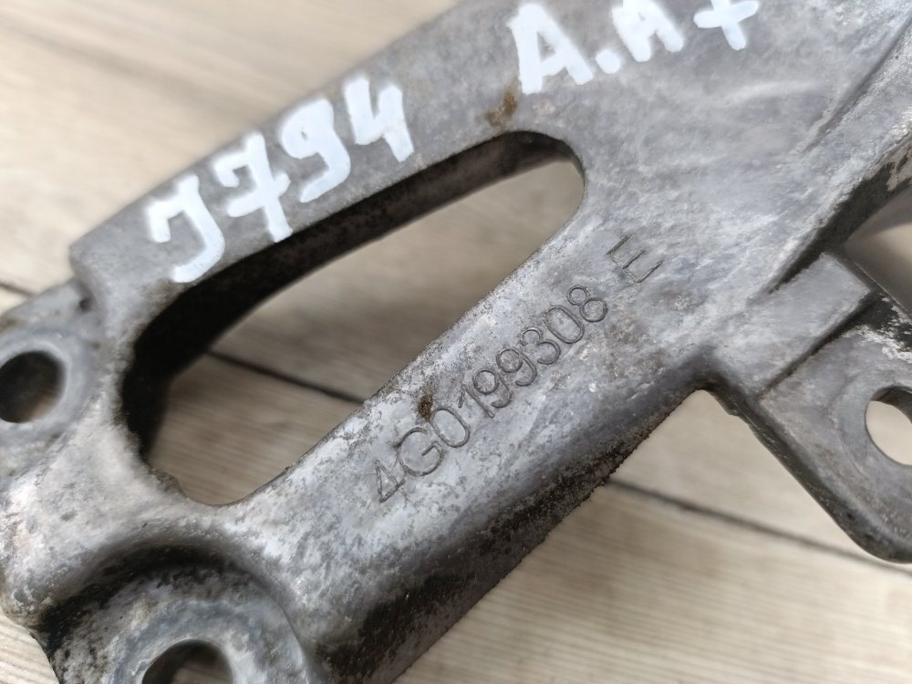 Кронштейн двигателя, 1500 рублей, Москва