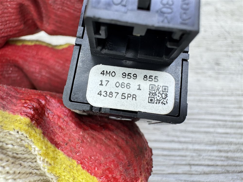 Кнопка стеклоподъемника, 500 рублей, Севастополь