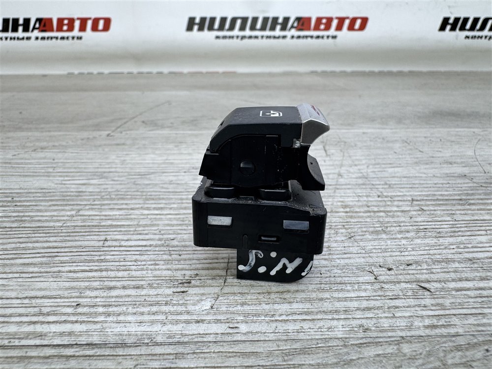 Кнопка стеклоподъемника, 500 рублей, Севастополь