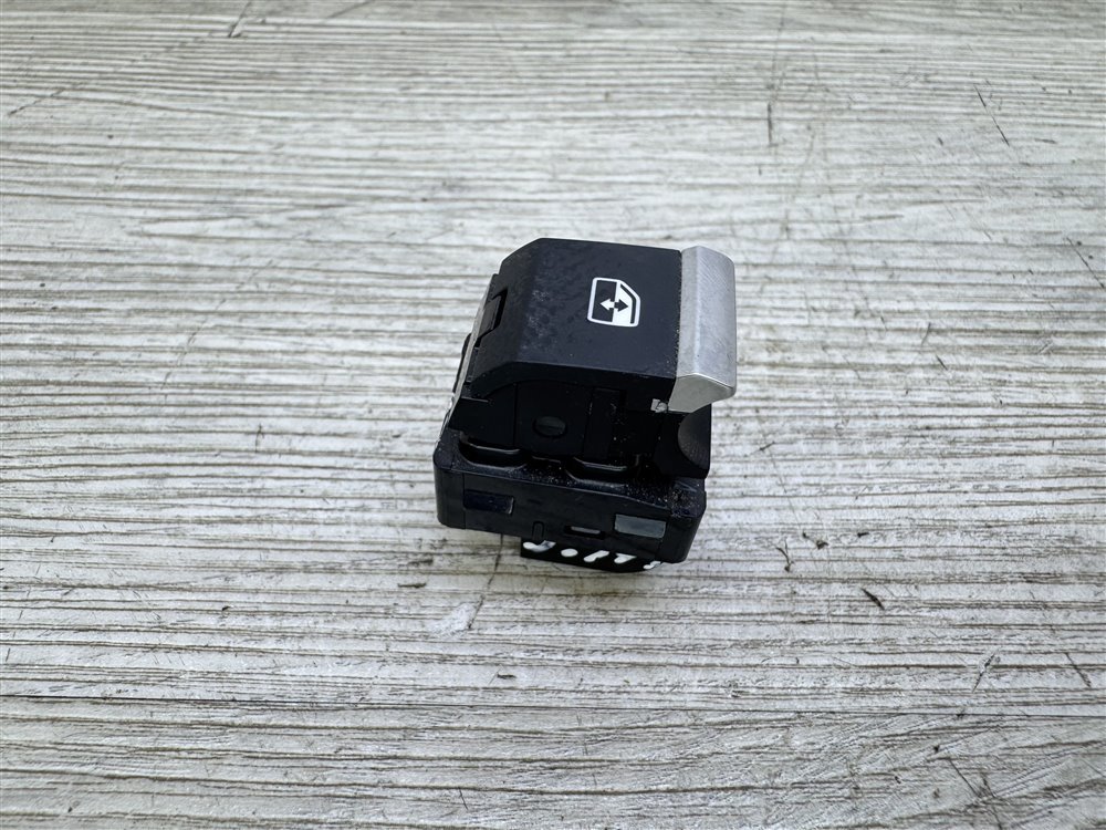 Кнопка стеклоподъемника, 500 рублей, Севастополь