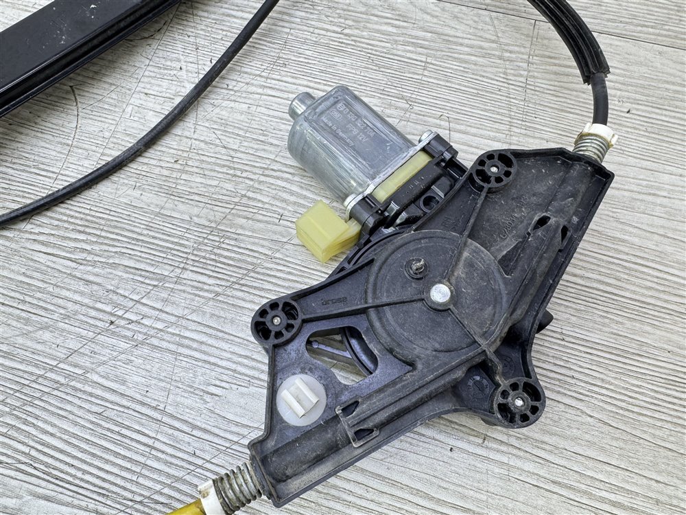 Стеклоподъемник, 2000 рублей, Севастополь