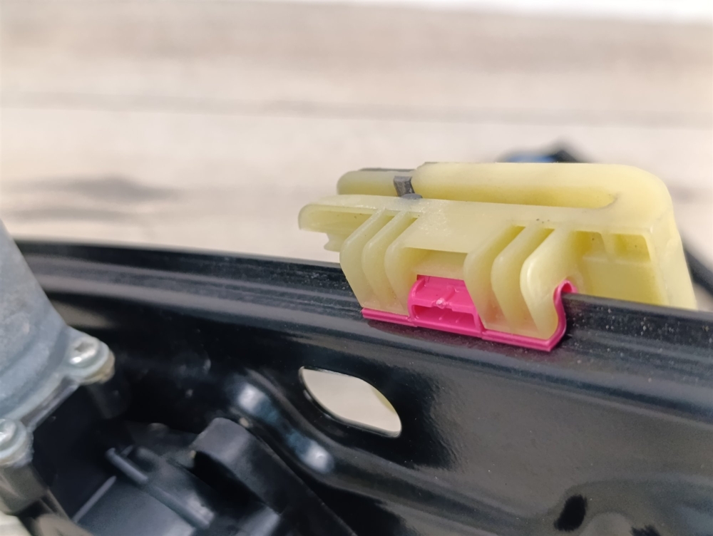 Стеклоподъемник, 2000 рублей, Москва