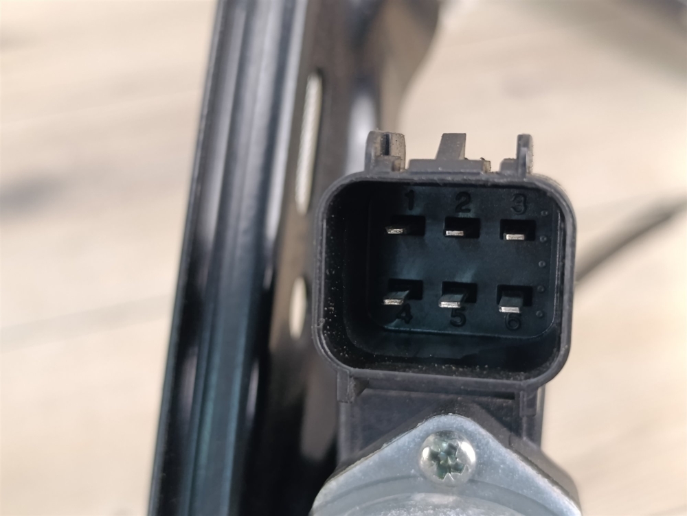 Стеклоподъемник, 2000 рублей, Москва