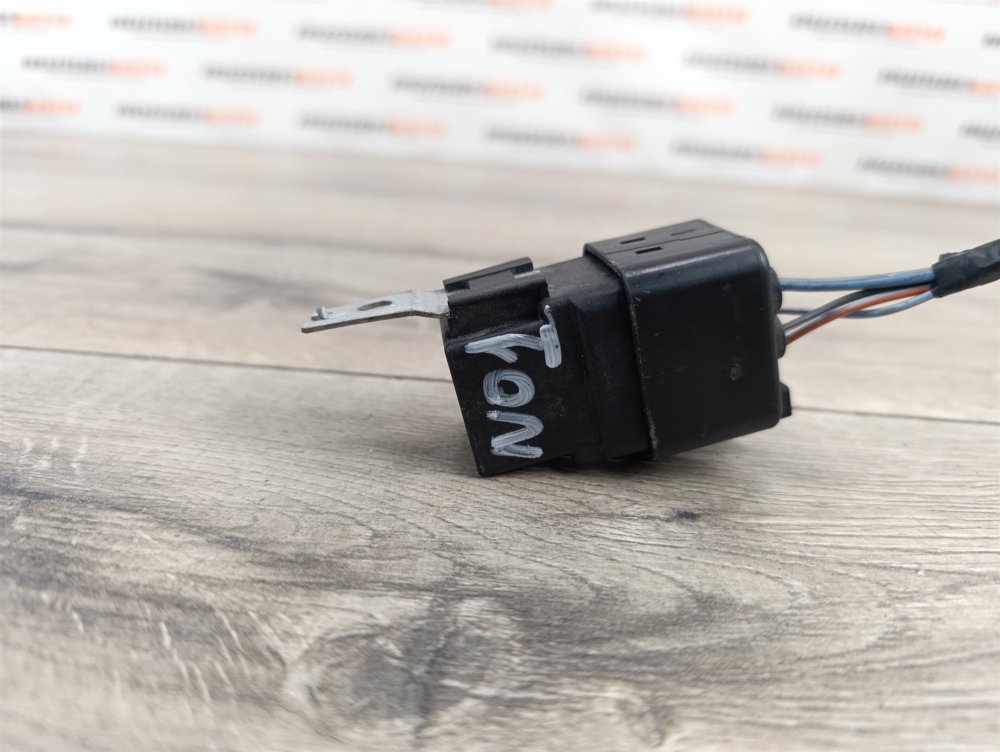 Реле, 2000 рублей, Москва