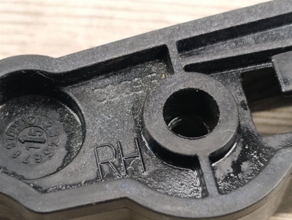 Кронштейн крыла, 1000 рублей, Москва