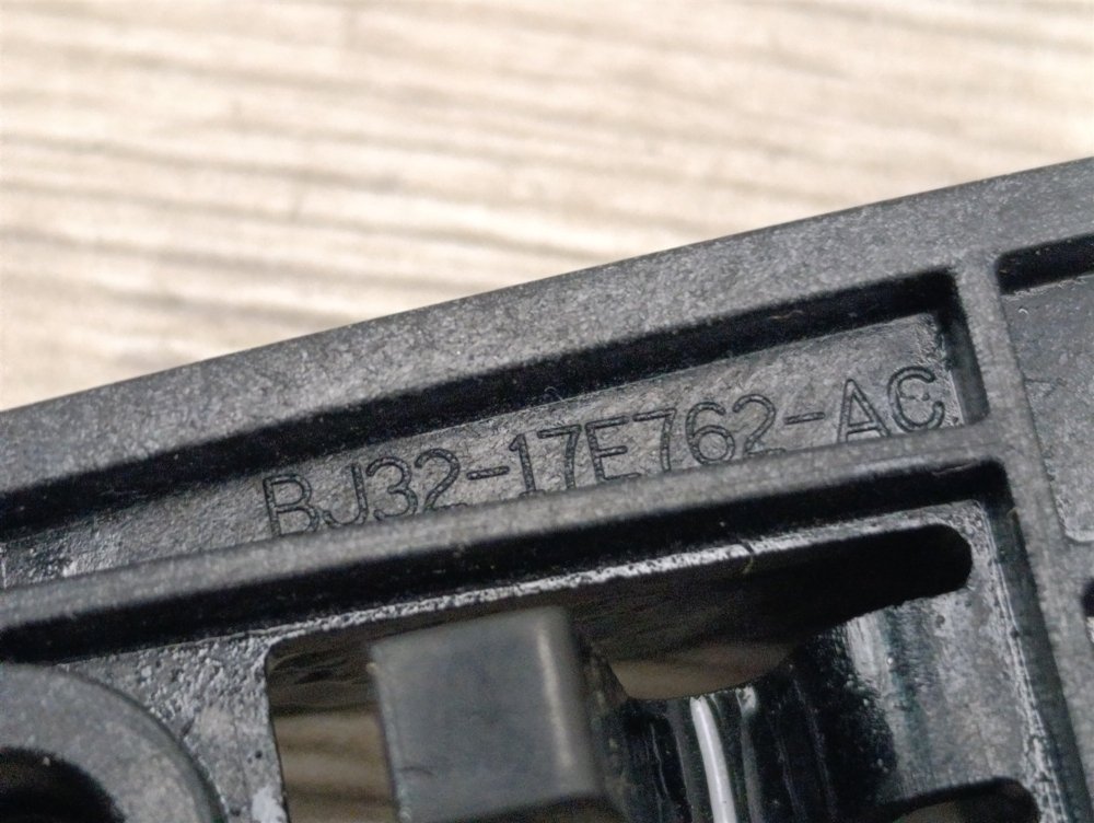 Кронштейн крыла, 1000 рублей, Москва