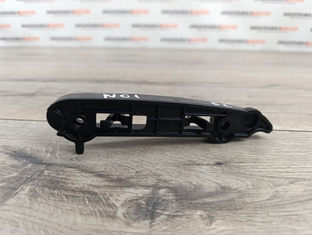 Кронштейн крыла, 1000 рублей, Москва