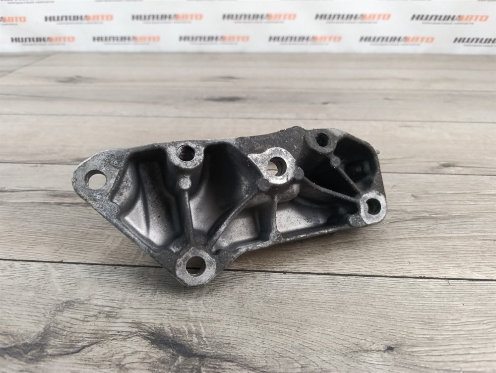 Кронштейн КПП, 1000 рублей, Москва