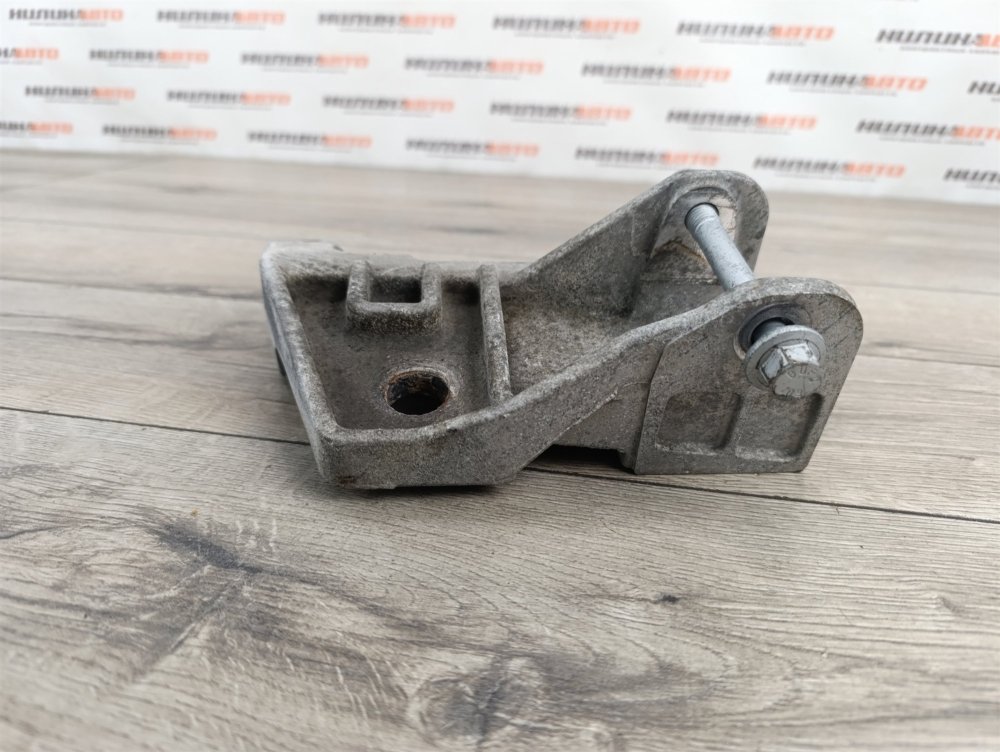 Кронштейн опоры двигателя, 1700 рублей, Москва