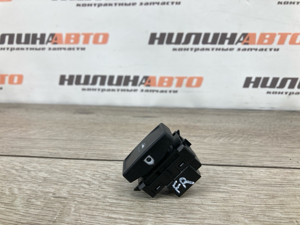 Кнопка стеклоподъемника, 500 рублей, Москва