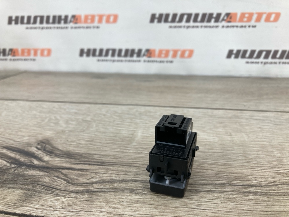 Кнопка стеклоподъемника, 500 рублей, Москва