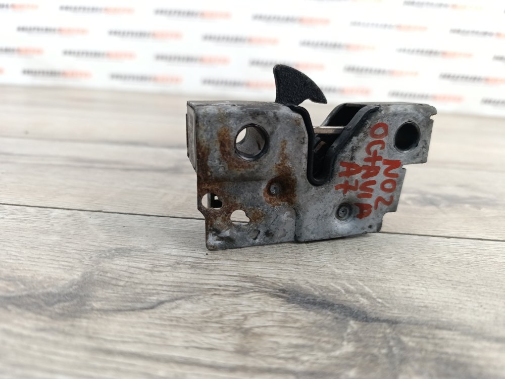 Замок капота, 2000 рублей, Москва