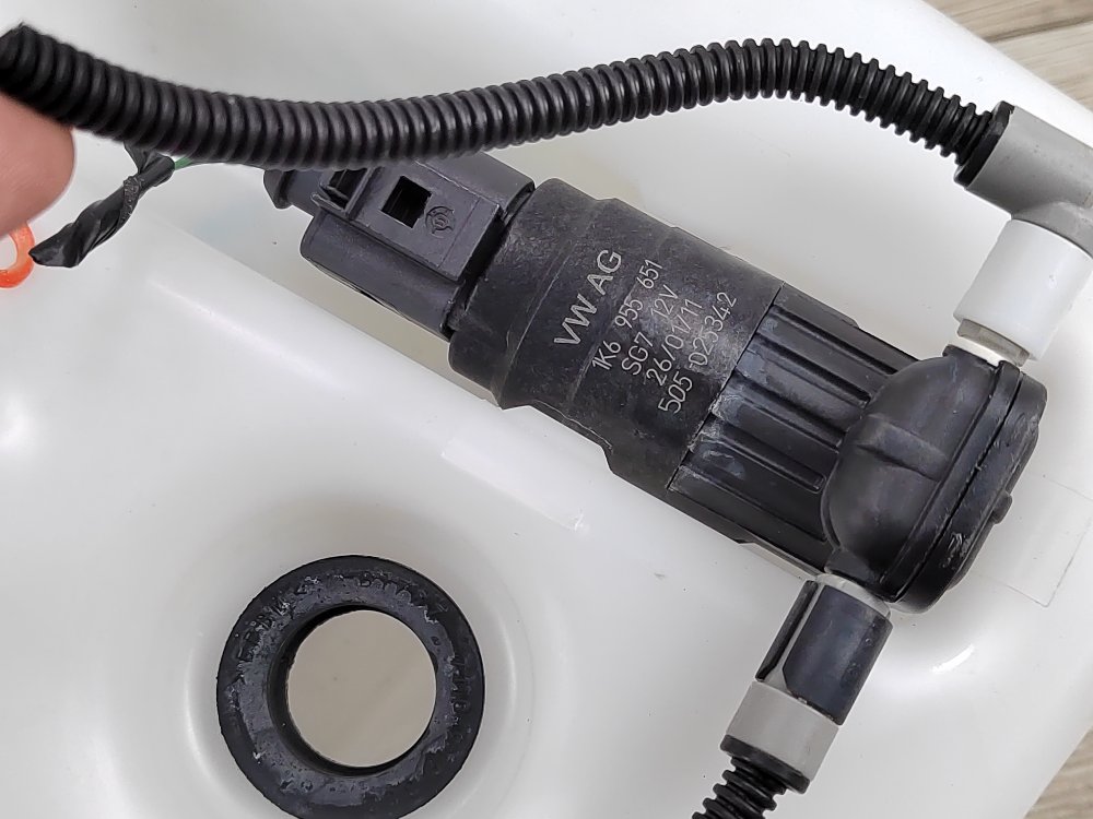 Бачок омывателя, 2500 рублей, Москва