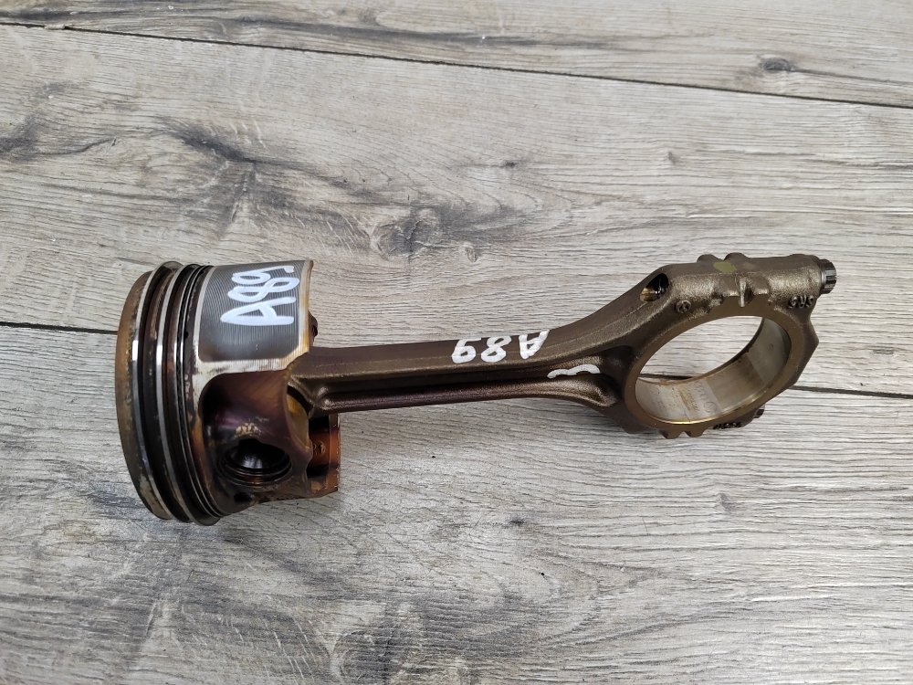 Поршень двигателя, 2000 рублей, Москва