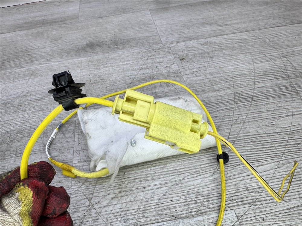 Подушка безопасности в сиденье, 2000 рублей, Севастополь