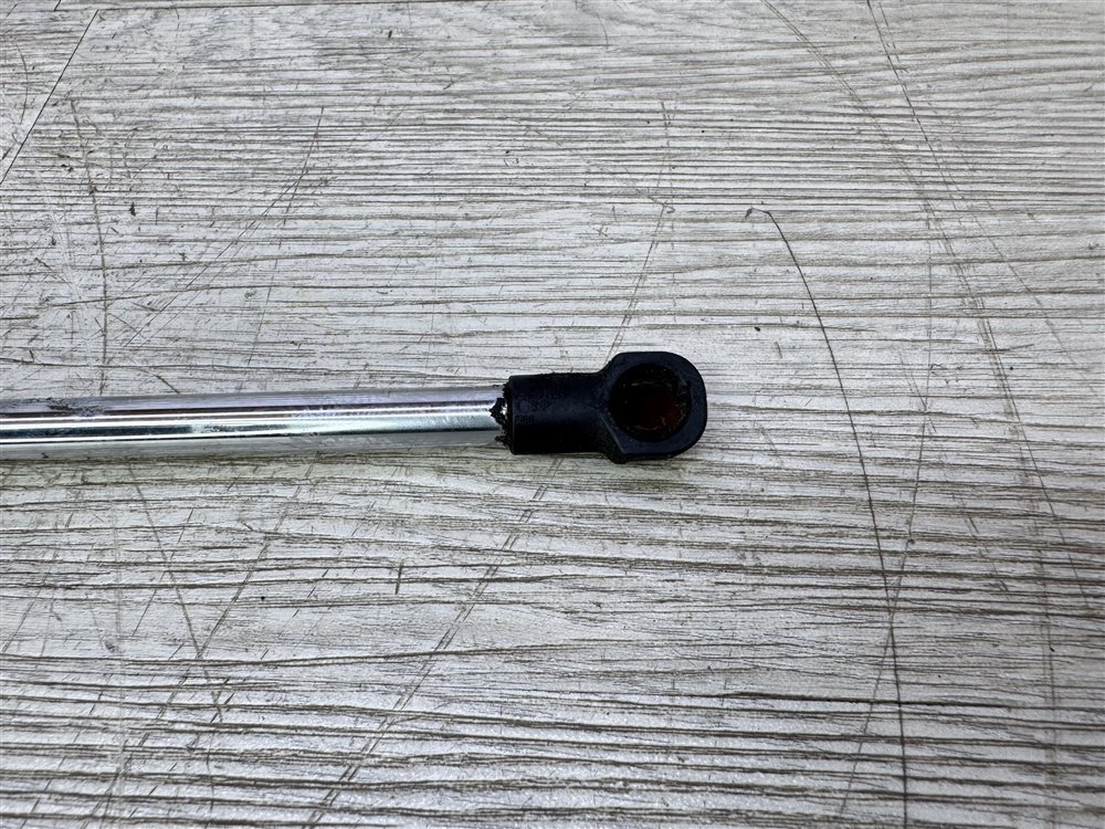 Амортизатор крышки багажника, 750 рублей, Севастополь