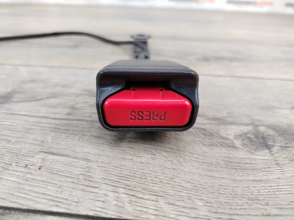 Замок ремня безопасности, 1000 рублей, Москва