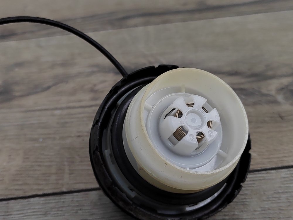 Лючок топливного бака, 1000 рублей, Москва