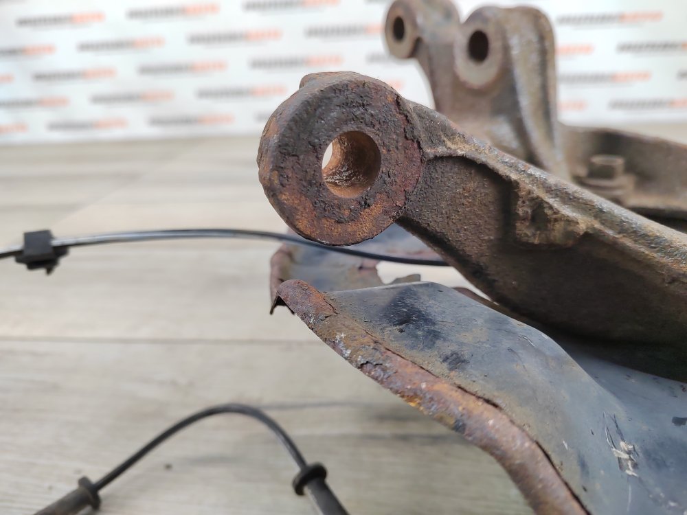 Кулак поворотный, 2000 рублей, Москва