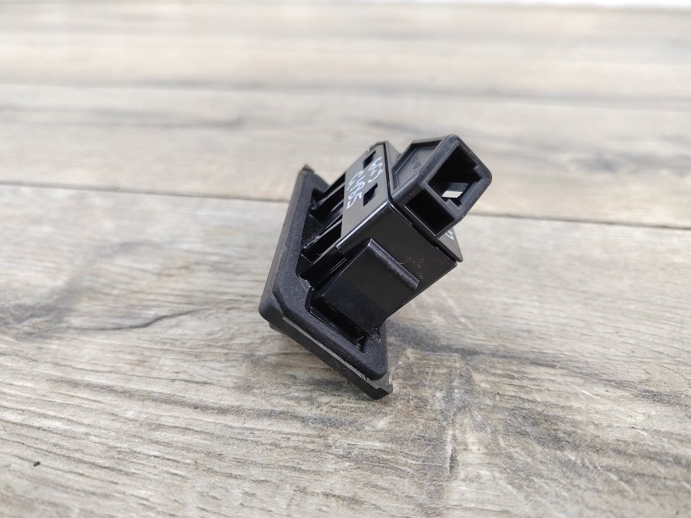 Кнопка открывания багажника, 1800 рублей, Москва