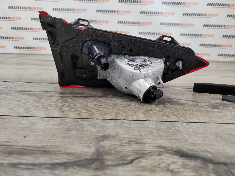 Фонарь в крышку багажника, 2000 рублей, Москва